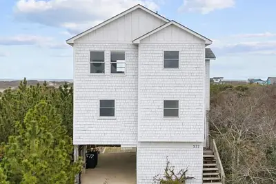 Image de New for 2026 Season - Best view in Corolla!
