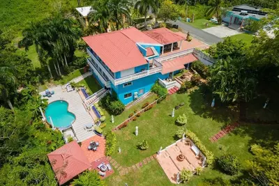 Image de 5600sqft 7br Luxury Rainforest Villa: Pool, Sauna, Generator, Cistern, Starlink