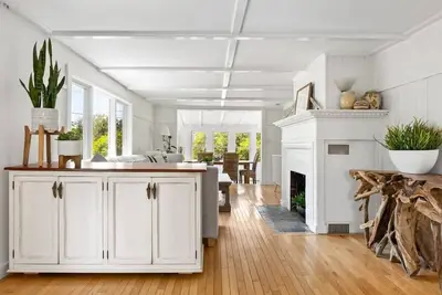 Image de Greenery & Waves • A/C • Walk to Beach • Deck