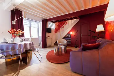 Image de Superbe Gîte 3 étoiles, place de parking devant le gîte. Animaux acceptés!