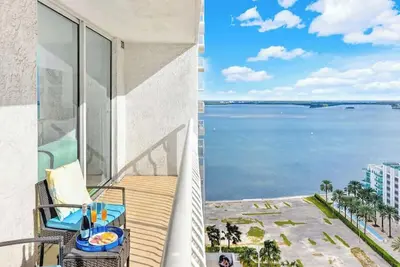 Image de Brickell Condo w Pool, Gym, Balcony & Parking