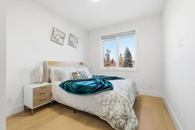 Image de Modern 3br Home Downtown Free Parking Sleeps 8