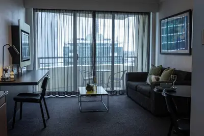 Image de Modern 1br Apartment Walk to Station & Westfield Pool Wi-Fi Parramatta Cbd