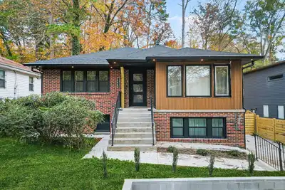 Image de Modern 6br / 4br Atlanta Escape With Big Private Yard & Gazebo