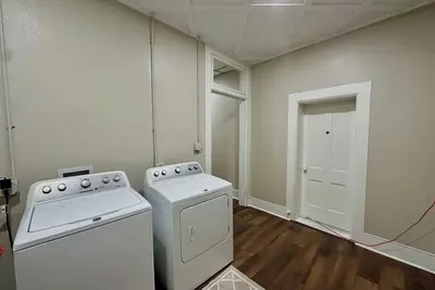 Image de The Attic on Front - Apartment in small town Iowa