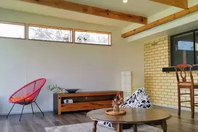 Image de Three Stones - 42 McDonald St, Hayborough