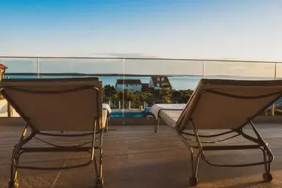 Image de Appartement de trois chambres avec la terrasse Mandre, Pag (A-24196-d)