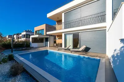 Image de Appartement de vacances avec piscine et cuisine extérieure