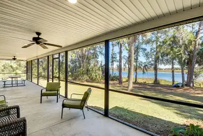 Image de Lake Smith Getaway w/ Dock: Families Welcome!