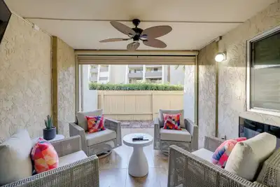 Image de Easy Living in Old Town: Condo w/ Pool Access!