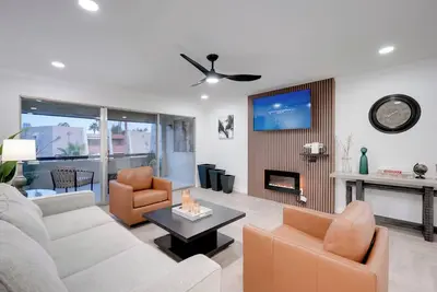 Image de Old Town Oasis! Modern Unit w/ Resort-Style Pool