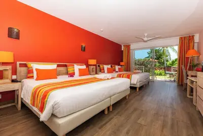 Image de Orient Bay Luxe Stay | Private Balcony | Pool, Spa & Tropical Garden Escape