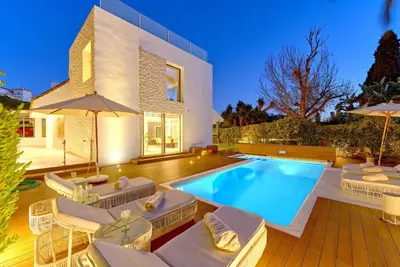 Image de Villa spacieuse pour 12 personnes à Puerto Banús