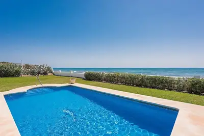 Image de Villa en bord de mer pour 7 personnes avec piscine