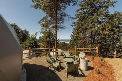 Image de North Cape Dome - Sleeps 4 - w/Shared Luxury Bathhouse Access