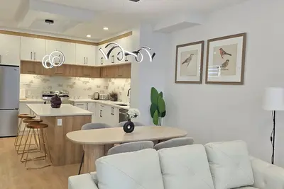 Image de Pakallen Havilla 4 Bedroom Home 5 mins to UofA. UofA hospital/ Free WiFi