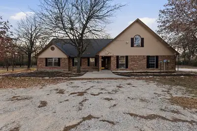 Image de New! Oakwood Oasis: 1. 4 Acres of Tranquility