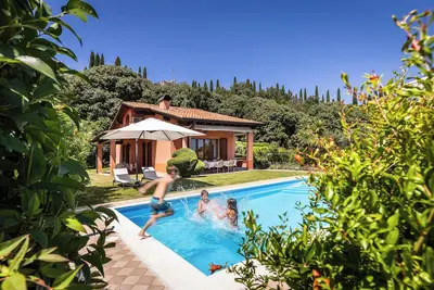Image de 5-Bedroom Villa | Private Garden & Swimming Pool | Soiano, Lake Garda, Gardagolf