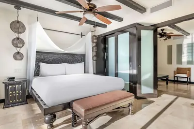 Image de Elegant Suite w/ Balcony, Spa & Sauna; Walk to Dining at Pescador Plaza