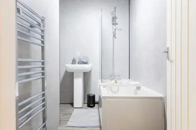 Image de Modern Home, Great for Families, Sleeps 6!