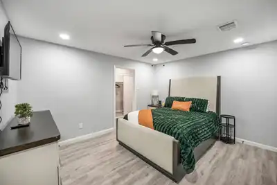 Image de Spacious 4-bedroom house near Med Center & Downtown