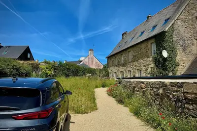 Image de Dans un ancien Presbytère, élégance et charme. entre terre et mer. Logement Pmr