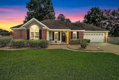 Image de New To Vrbo Special! 4 Bedroom Home- 6 mi to Airport, 11 mi to Downtown