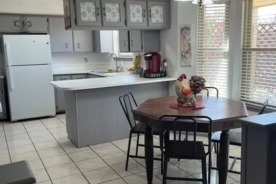 Image de 3bedroom 2bath 2car garage pet friendly