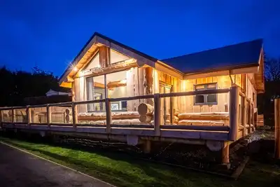 Image de Bears Den, pet friendly, with hot tub in Addingham