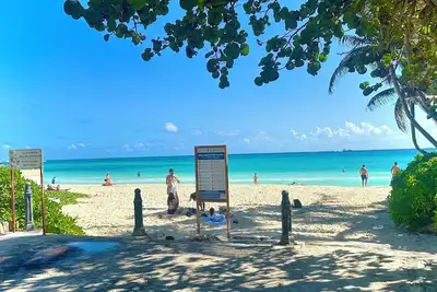 Image de Beachside 1br in Playacar Fase 1 – 50m to the Ocean