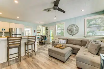 Image de 'Vintage Mermaid Cottage' 4 Mi to Siesta Key Beach