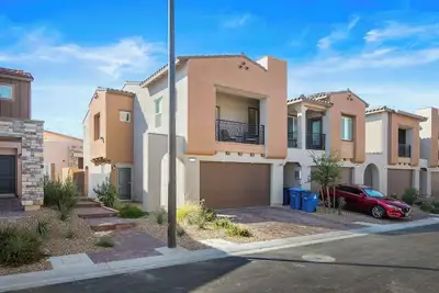 Image de Spacious Henderson Home w/ Large Office