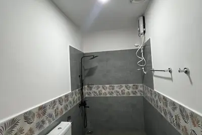 Image de Homestay with cooking demonstrations. \nAmbuluwawa visit and airport pick up dro.