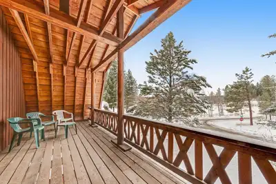 Image de Spacious McCall Retreat Foosball & Deck