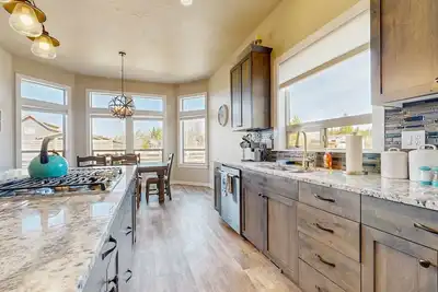 Image de Modern McCall Retreat with Fire Pit & Patio