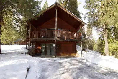 Image de Rustic Cascade Cabin Near Lake Cascade Park