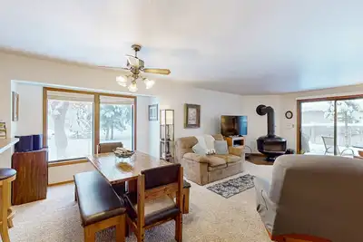 Image de Lake Town Access Deck Pool Wood Stove