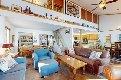 Image de Lakeside Getaway Beach Access Shared Pool and Grills