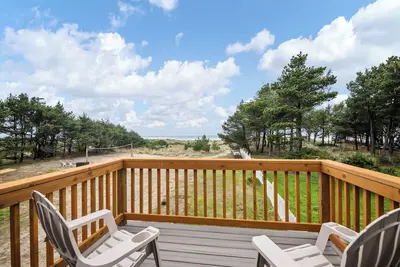 Image de Ocean Rogue Inn Suite #2 - 1 Bd Condo | Oceanfront