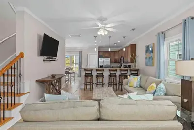 Image de Beachfront Spacious Beach Daze- Steps to the Beach!