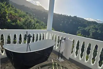 Image de Cozy 2-bedroom cottage in enchanting Toucari, St. Johns, Dominica with Ac