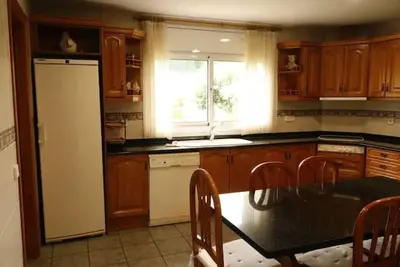 Image de House with pool and barbecue