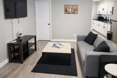 Image de Awesome 4-bedroom house close to downtown