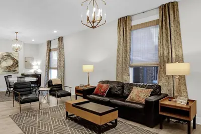 Image de Steps to Overton Square | 100 Yr Old Historic Apt