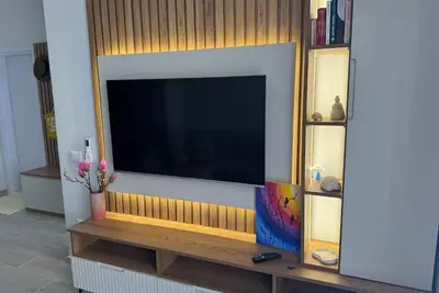 Image de Fully furnished, New stylish One Bedroom apartment - 120 meters from the beach.