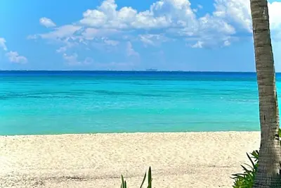 Image de Beach Property Combo – Studio + 1br • 50m to the Beach • Playacar Fase 1