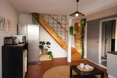 Image de Maison chaleureuse de 95 m² – charme des tommettes et confort moderne