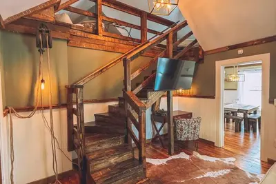 Image de Gangsters Paradise @ Renegade Hideaways