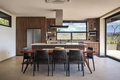 Image de Ocean Breezes & Mountain Views — Your Cliffside Escape in La Libertad