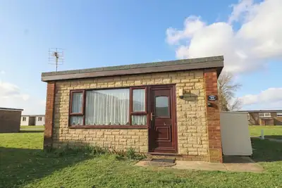 Image de 90 Bay View, family friendly, with pool in Greatstone-On-Sea